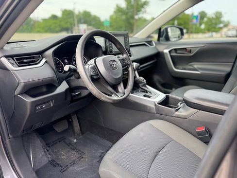 Used 2022 Toyota RAV4 LE AWD/4WD image 15