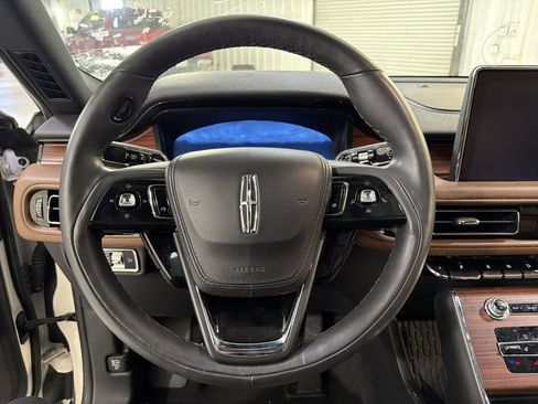 Used 2023 Lincoln Aviator Reserve w/ Elements Package Plus image 17