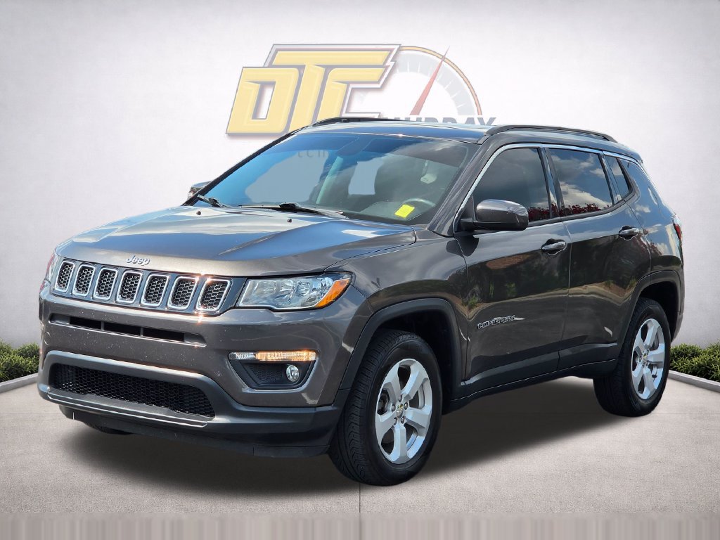 Used 2018 Jeep Compass Latitude AWD/4WD image 2