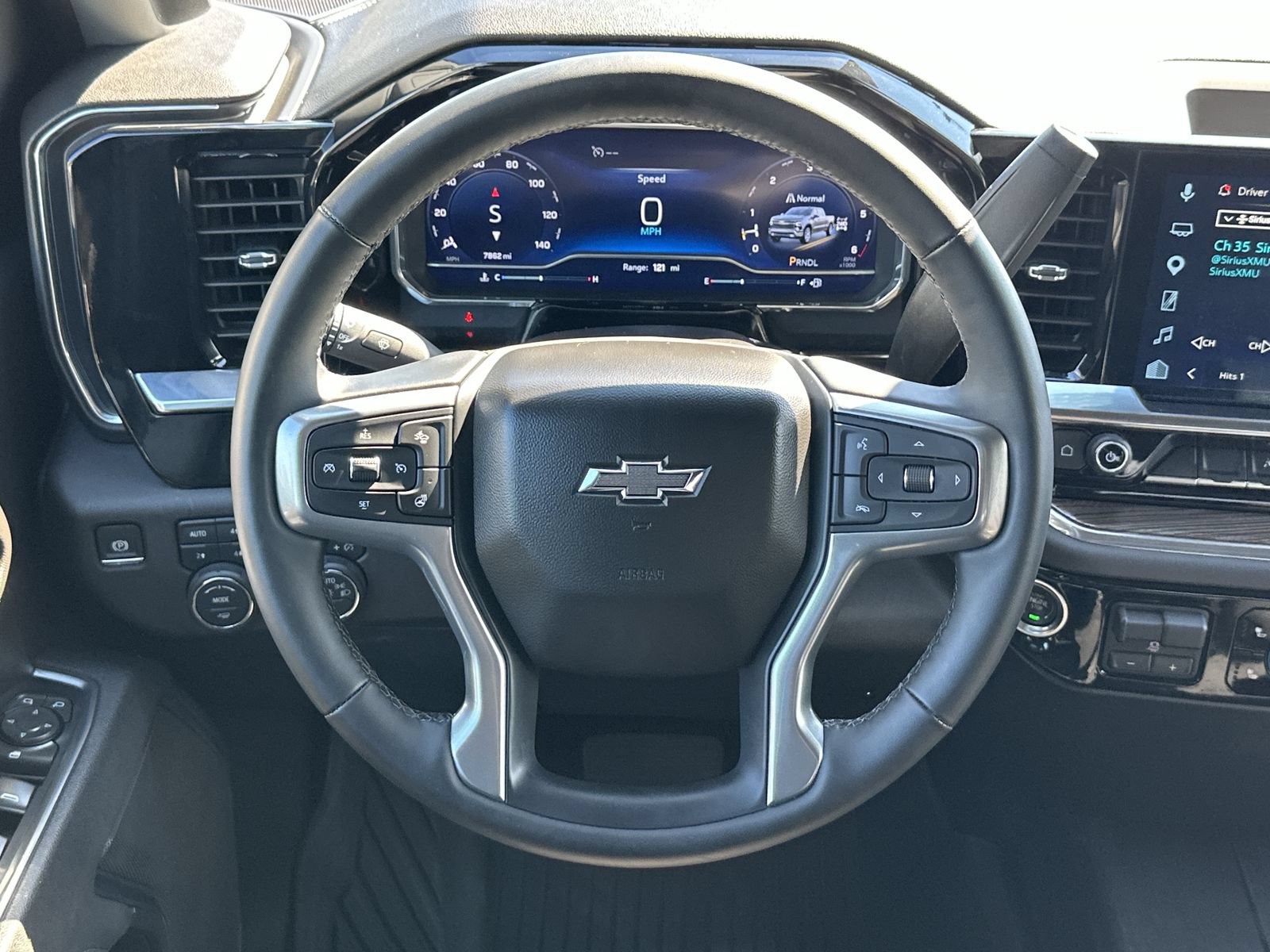 Used 2025 Chevrolet Silverado 1500 RST AWD/4WD image 19