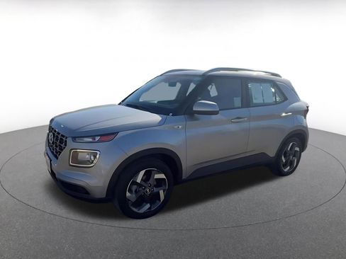 Used 2025 Hyundai Venue SEL image 8