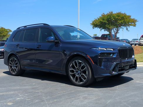 Used 2023 BMW X7 xDrive40i w/ Executive Package AWD/4WD image 2