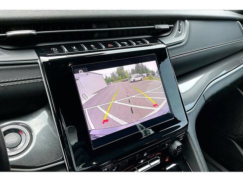 Used 2022 Jeep Grand Cherokee Altitude AWD/4WD image 21