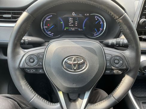 Used 2022 Toyota RAV4 XSE AWD/4WD image 18