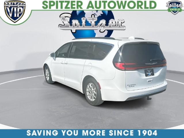 Used 2022 Chrysler Pacifica Touring-L FWD image 8