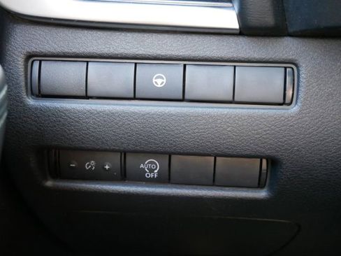 Used 2023 Nissan Rogue SV image 24