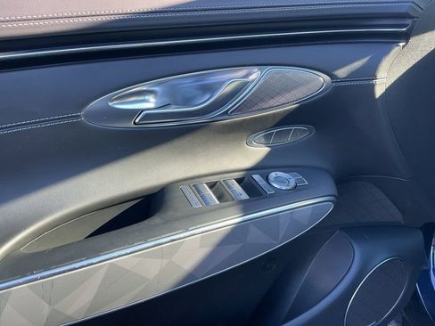 Used 2023 Genesis GV70 3.5T Sport w/ Sport Advanced Package image 11