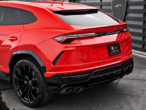Used 2021 Lamborghini Urus image 11