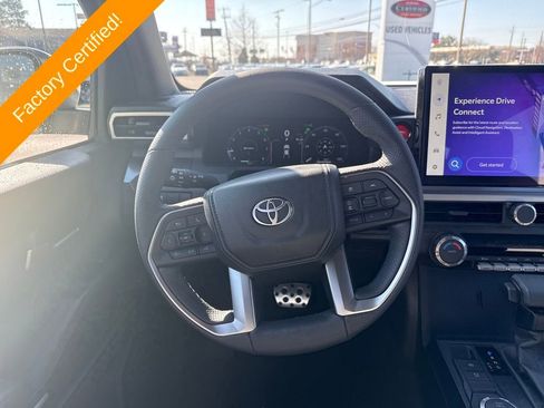 Used 2025 Toyota Tacoma TRD Sport image 21
