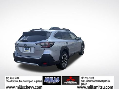 Used 2025 Subaru Outback Limited AWD/4WD image 5