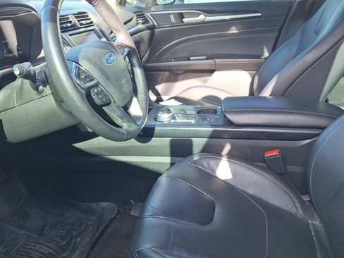 Used 2019 Ford Fusion Titanium image 11