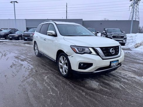 Used 2019 Nissan Pathfinder SL w/ SL Premium Package image 1