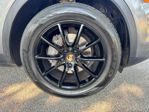 Used 2019 Porsche Cayenne AWD/4WD image 34