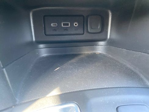 Used 2023 Chevrolet Equinox LT FWD image 30