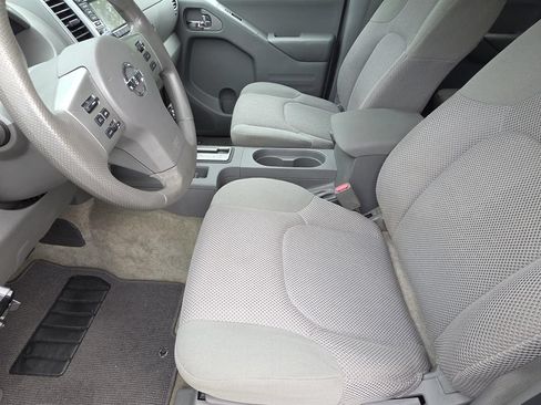 Used 2017 Nissan Frontier SV AWD/4WD image 8