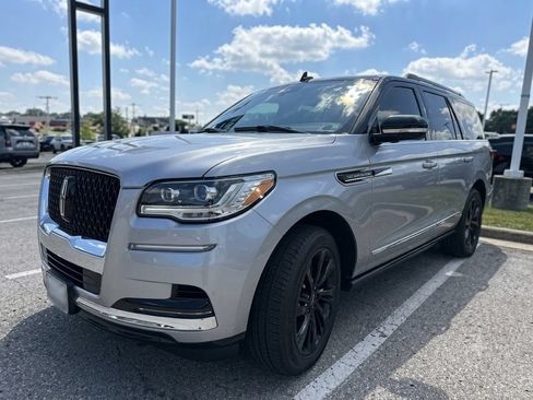 Used 2022 Lincoln Navigator Black Label AWD/4WD image 2