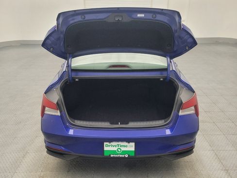 Used 2022 Hyundai Elantra SEL image 29