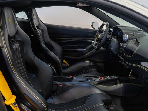Used 2021 Ferrari F8 Tributo RWD image 13