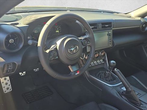 New 2025 Toyota GR86 Premium image 5