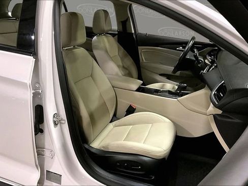 Used 2018 Buick Regal Essence w/ Driver Confidence Package #1 image 15
