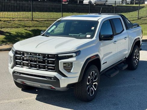 New 2025 GMC Canyon AT4 w/ Nightfall Edition image 10