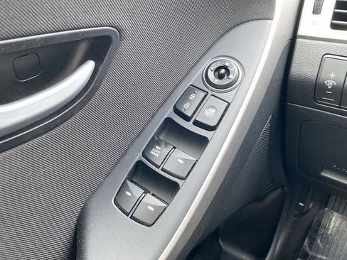 Used 2016 Hyundai Elantra GT image 23