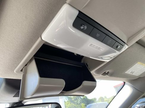 Used 2023 Nissan Sentra SV FWD image 31