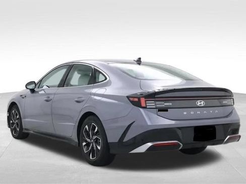 Used 2025 Hyundai Sonata SEL FWD image 4