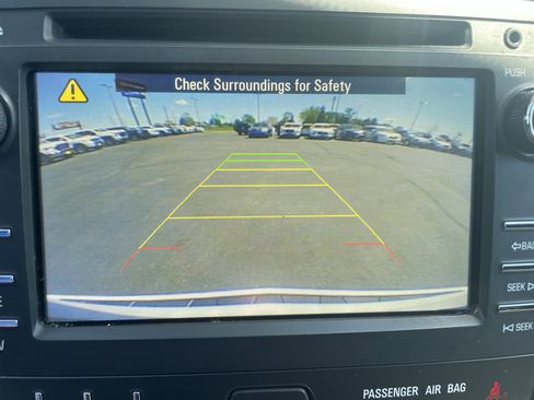 Used 2016 Chevrolet Traverse LT AWD/4WD image 21