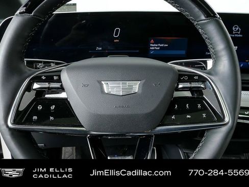 Used 2025 Cadillac Optiq Luxury 2 w/ LPO, Floor Liner Package AWD/4WD image 8