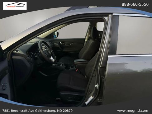 Used 2018 Nissan Rogue SV AWD/4WD image 15