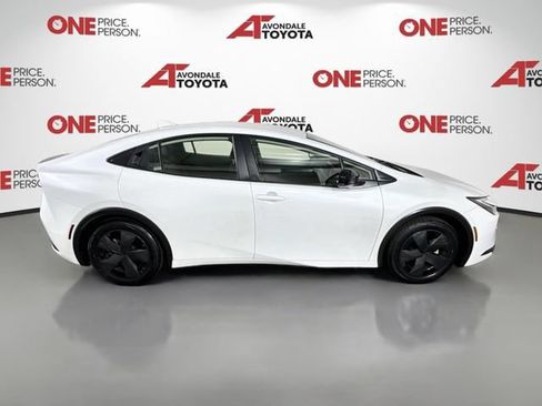 Certified 2025 Toyota Prius LE FWD image 9
