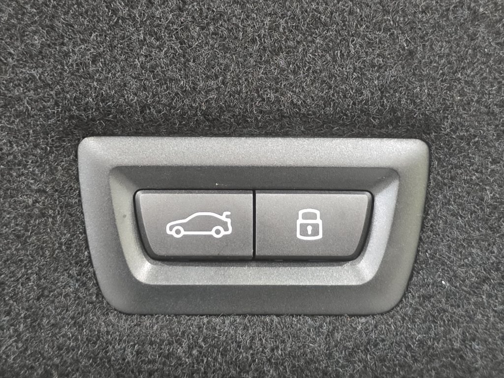 Certified 2023 BMW i7 xDrive60 AWD/4WD image 22
