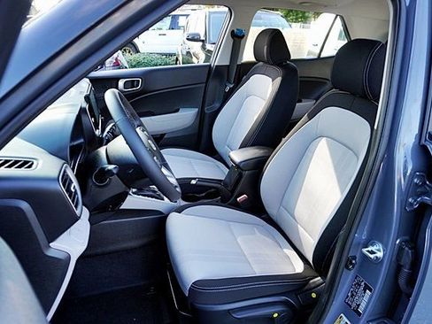 Certified 2026 Hyundai Venue SEL FWD image 15