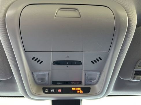 Used 2024 Chevrolet Equinox Premier FWD image 43