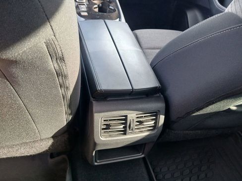 Used 2021 Nissan Rogue S image 27