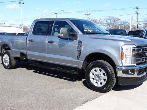 Used 2024 Ford F250 XLT image 4