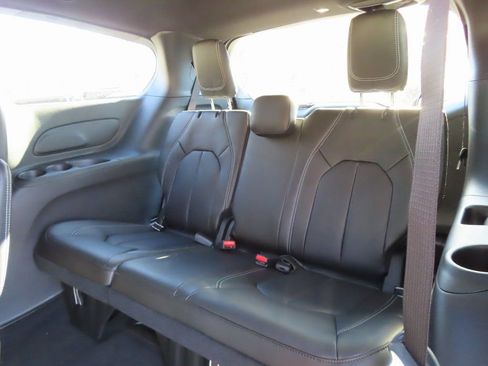 New 2026 Chrysler Pacifica Select image 22