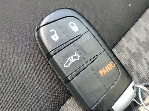 Used 2021 Dodge Challenger SXT image 37