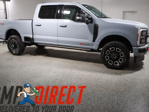 Used 2025 Ford F250 Platinum AWD/4WD image 6