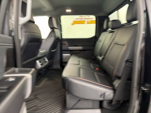 Used 2025 Ford F250 Lariat w/ Chrome Package image 11