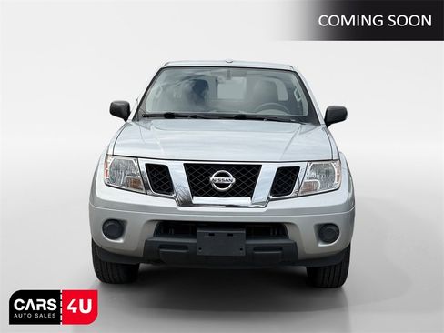 Used 2016 Nissan Frontier SV image 2