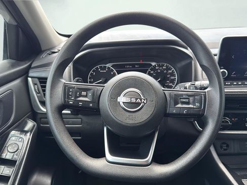 Used 2024 Nissan Rogue S AWD/4WD image 13