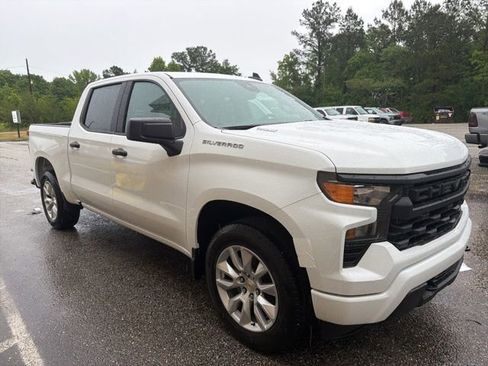 New 2026 Chevrolet Silverado 1500 Custom RWD image 9