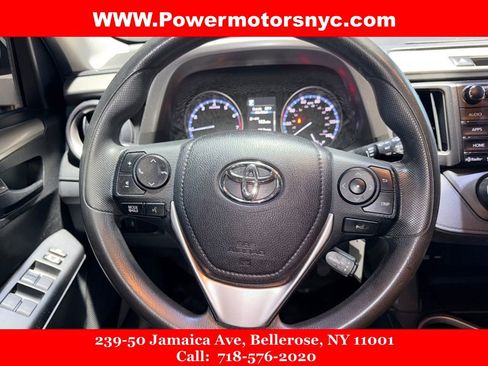 Used 2018 Toyota RAV4 LE image 27