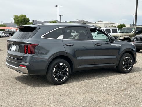 Certified 2024 Kia Sorento S image 5