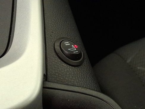 Used 2021 Toyota RAV4 XLE w/ Convenience Package AWD/4WD image 24