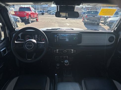 Used 2024 Jeep Wrangler Sport S image 12