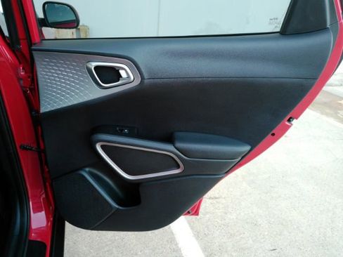 Used 2020 Kia Soul LX image 21