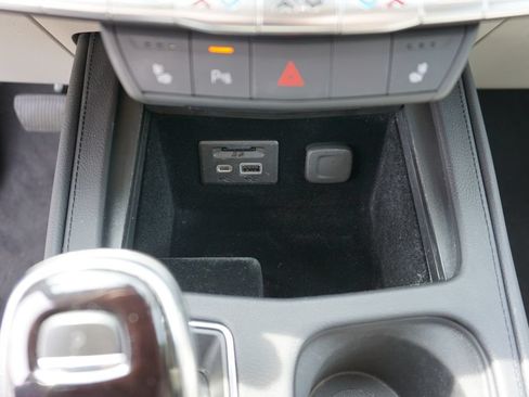 Used 2022 Cadillac XT4 Luxury w/ Cold Weather Package FWD image 36
